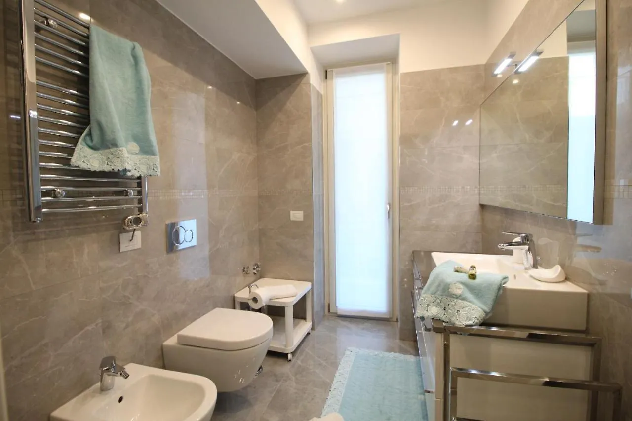 Casa Vacanze Residence Ideale Suites And Apartments Αλάσιο