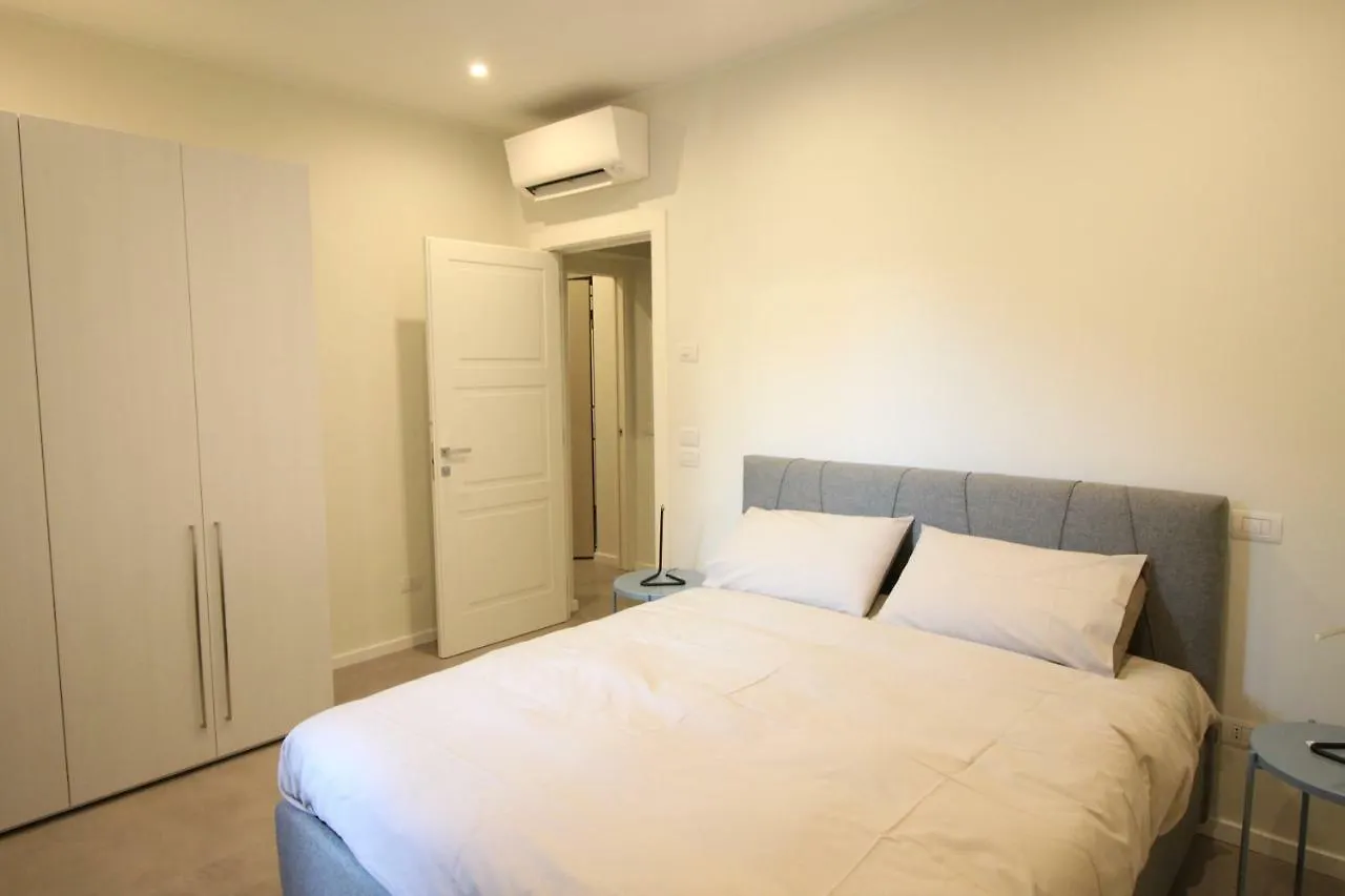 Casa Vacanze Residence Ideale Suites And Apartments Αλάσιο 0*,