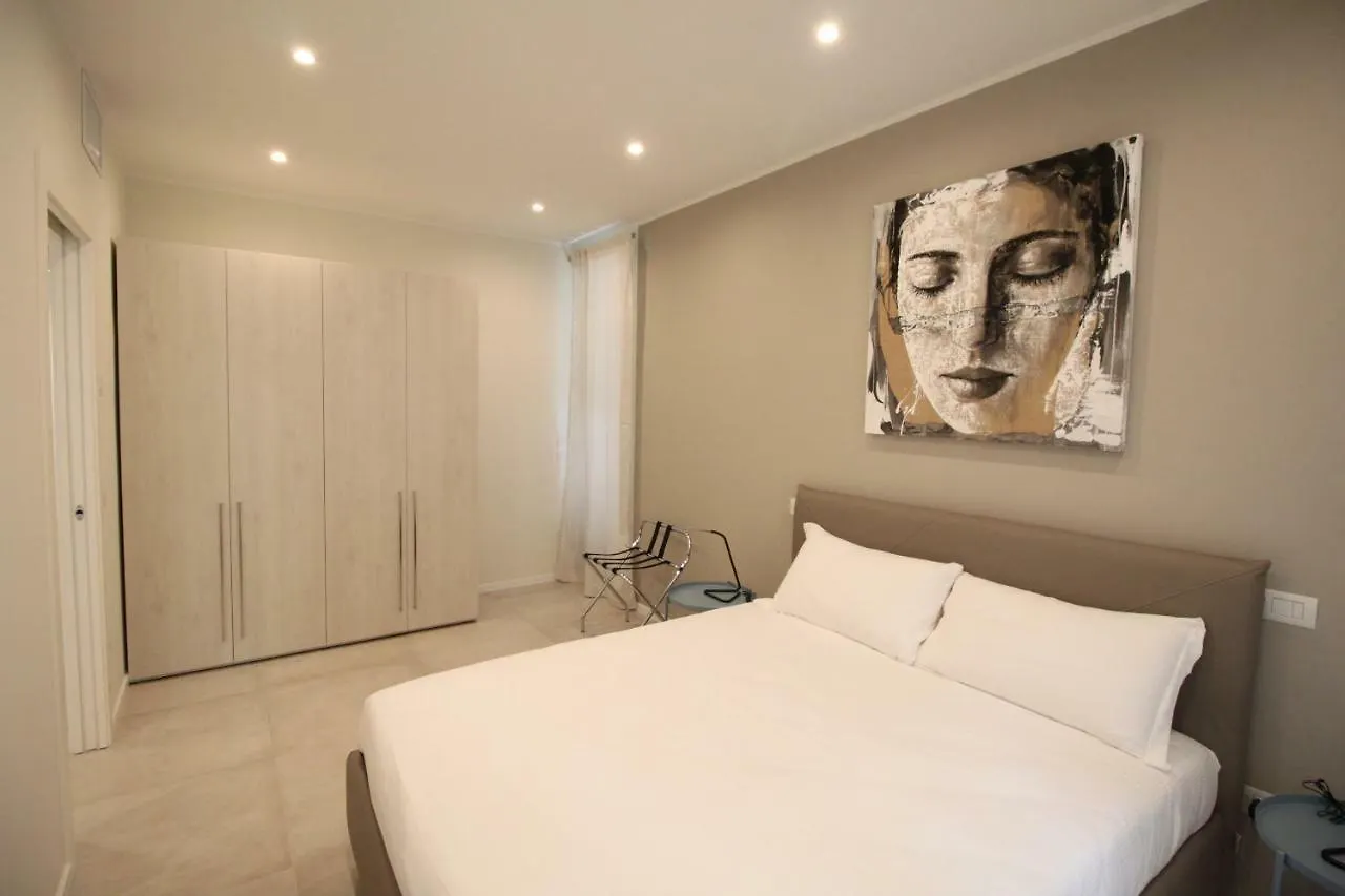 Casa Vacanze Residence Ideale Suites And Apartments Αλάσιο Ιταλία
