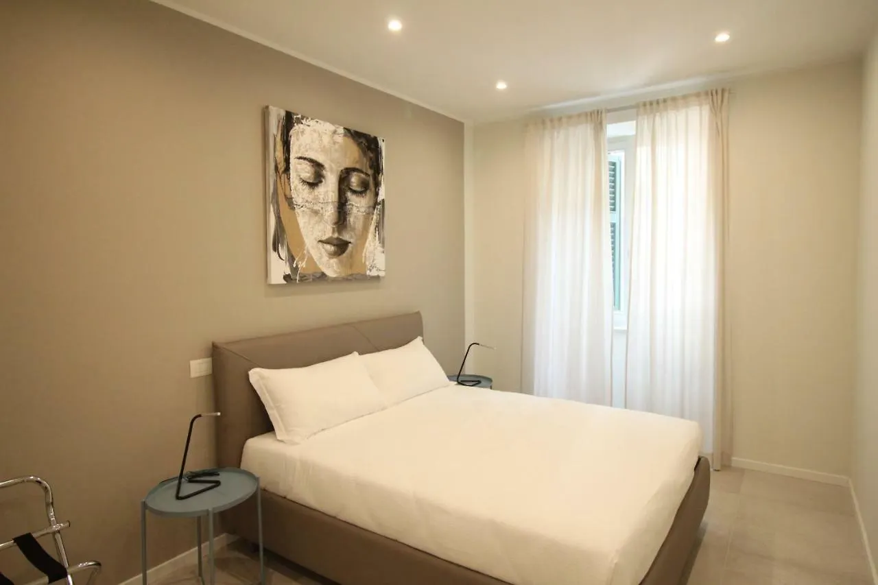 Casa Vacanze Residence Ideale Suites And Apartments Αλάσιο 0*,  Ιταλία